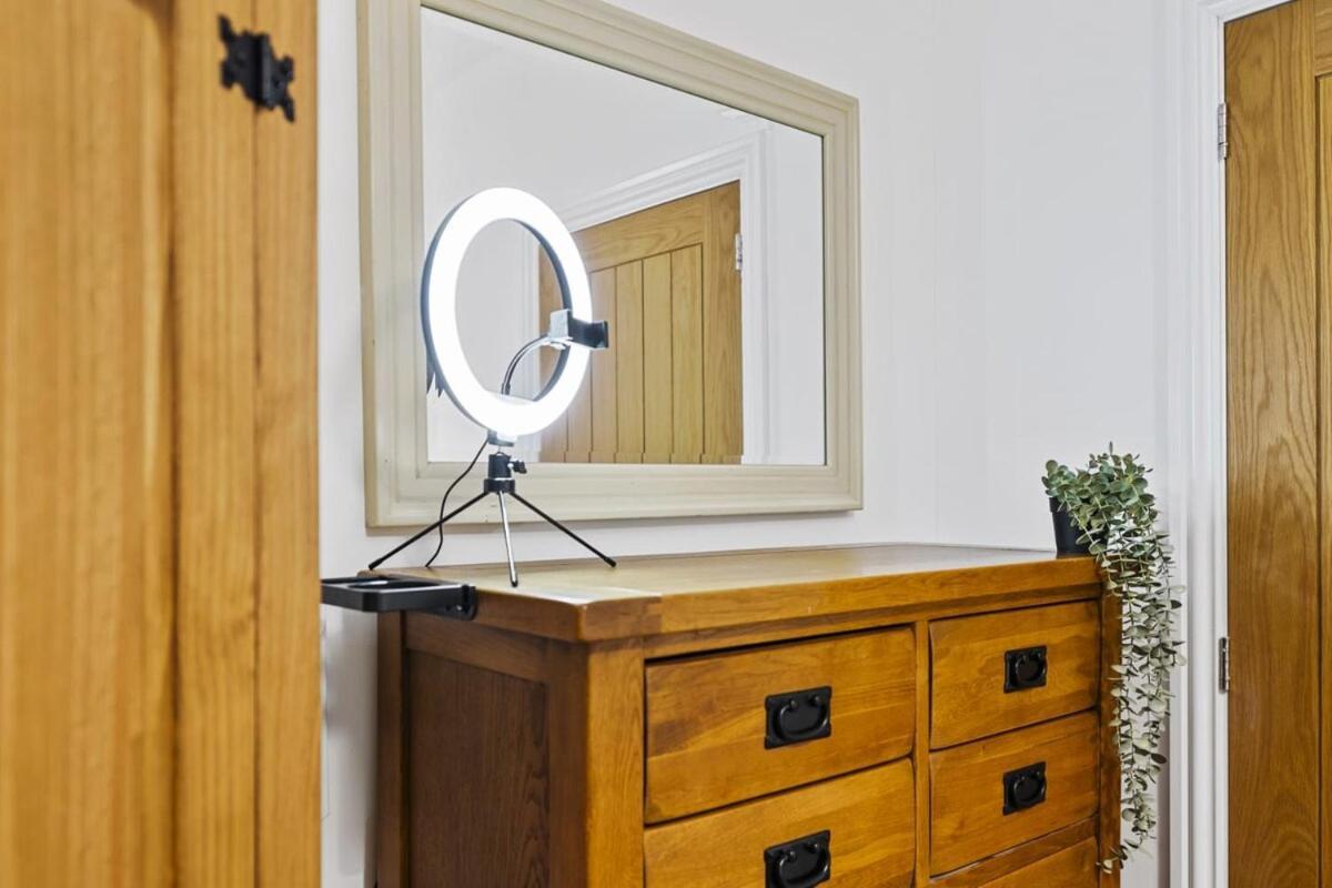 Holiday home Comfy And Stylish 4-br - Sleeps 8!