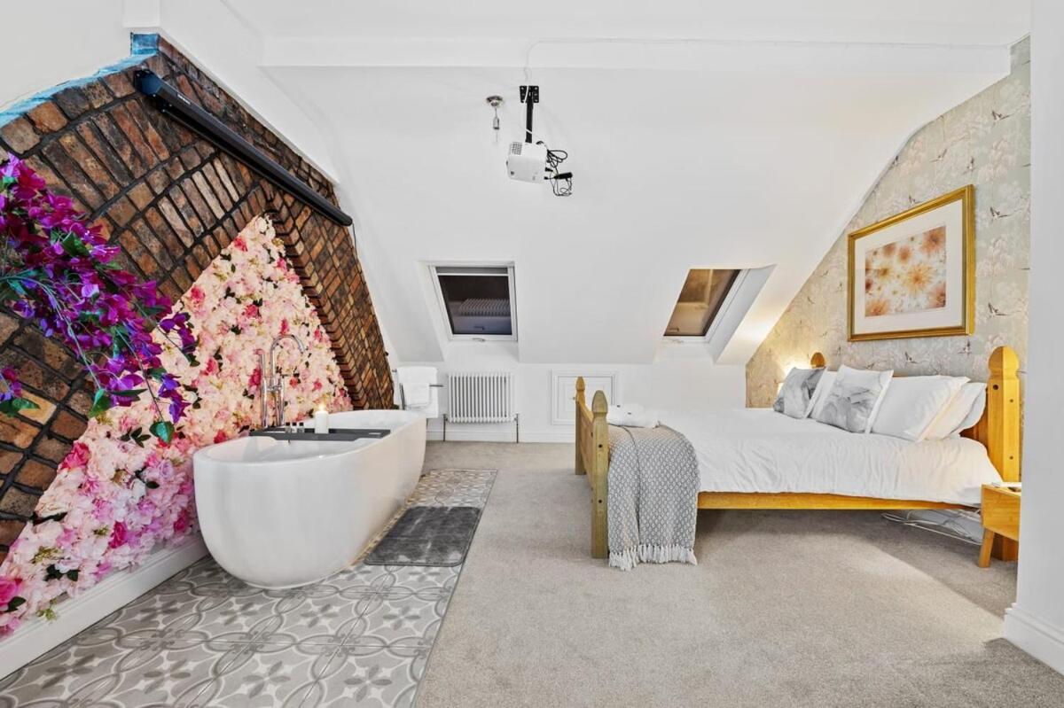 Comfy And Stylish 4-br - Sleeps 8! * Bristol